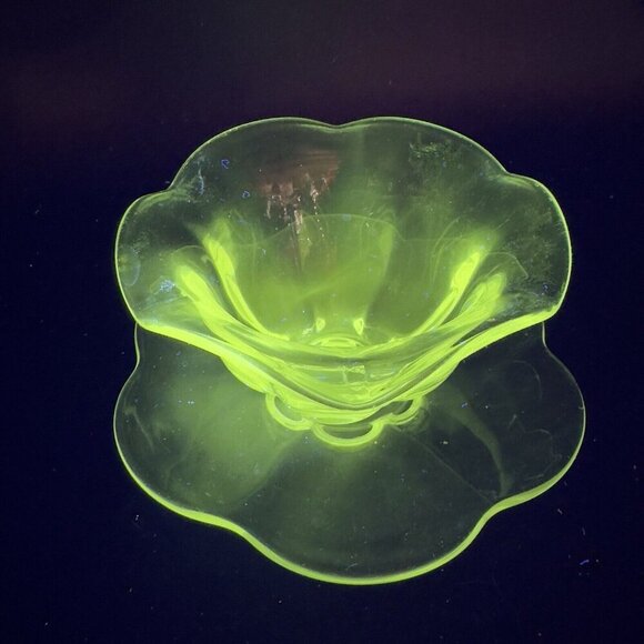 Duncan Miller Glass Company Canterbury Clear Teacup And Saucer Manganese 365nm - Picture 15 of 15